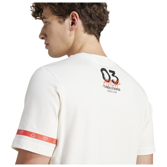 Adidas Ανδρική κοντομάνικη μπλούζα Brand Love Collegiate Graphic Tee Adidas Ανδρική κοντομάνικη μπλούζα Brand Love Collegiate Graphic Tee